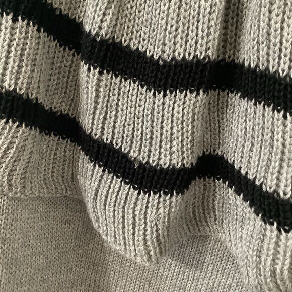 Very J Ruffle Top Knit Comfy Cozy Cozycore Grey Striped Knitted Sweater Large - Picture 9 of 11